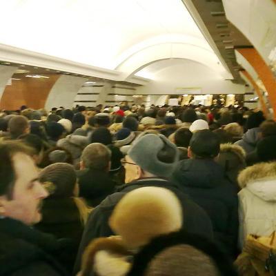 Сбой в движении поездов произошел в московском метро Сбой в движении поездов произошел в московском метро