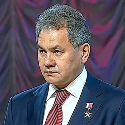 Министр обороны Сергей Шойгу осмотрел выставку новейшей авиатехники на аэродроме Кубинка Министр обороны Сергей Шойгу осмотрел выставку новейшей авиатехники на аэродроме Кубинка