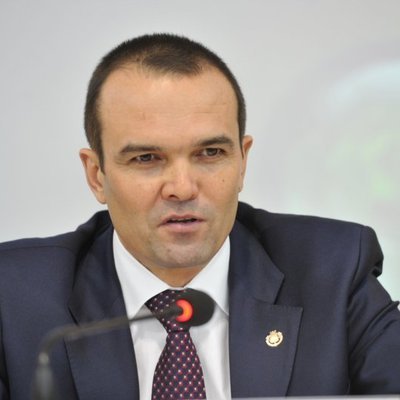 Путин отправил в отставку главу Чувашии в связи с утратой доверия Путин отправил в отставку главу Чувашии в связи с утратой доверия