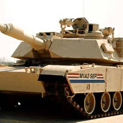На военной базе в Калифорнии загорелся танк-амфибия На военной базе в Калифорнии загорелся танк-амфибия