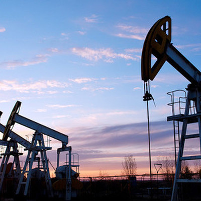 Мировые цены на нефть растут Мировые цены на нефть растут