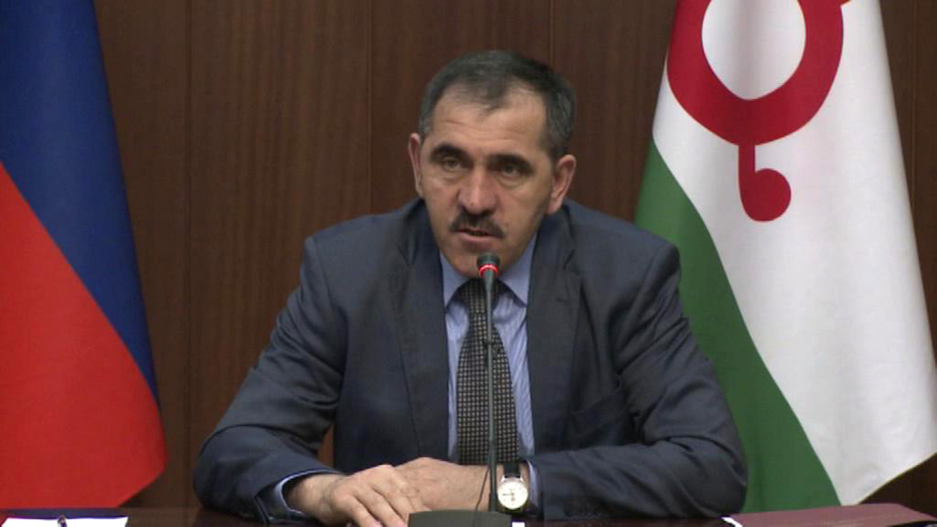 Министр образования республики ингушетия бокова эсет. Бывший министр ингушетии. Министр ингушетии красивый. Министр ингушетии красивый. Бывший министр ингушетии.