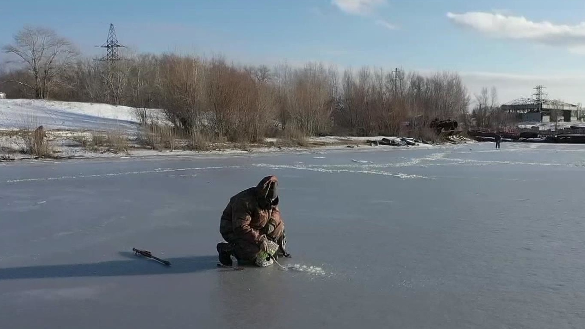 зимняя рыбалка на реке