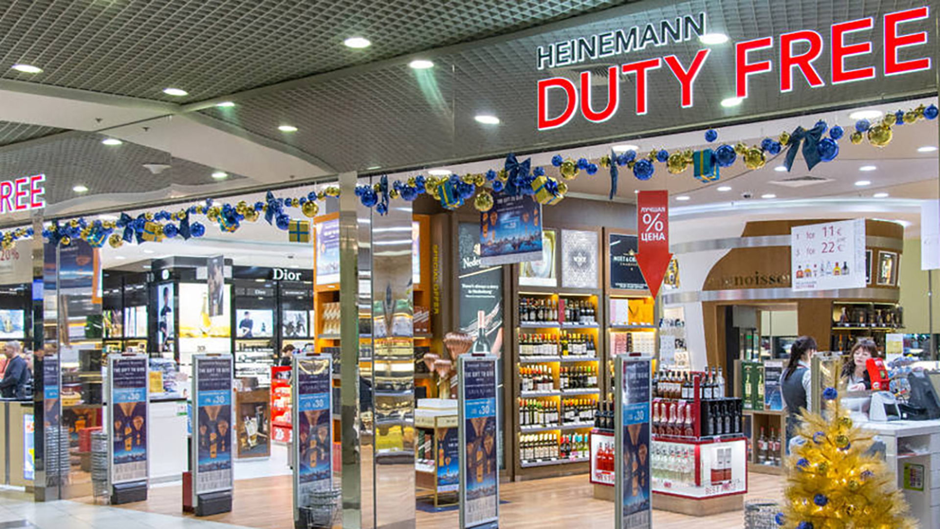 Сайты домодедовского. Магазин Heinemann Duty free Домодедово. Duty free Moscow Домодедово. Аэропорт Домодедово магазины. Домодедово зона дьюти фри.