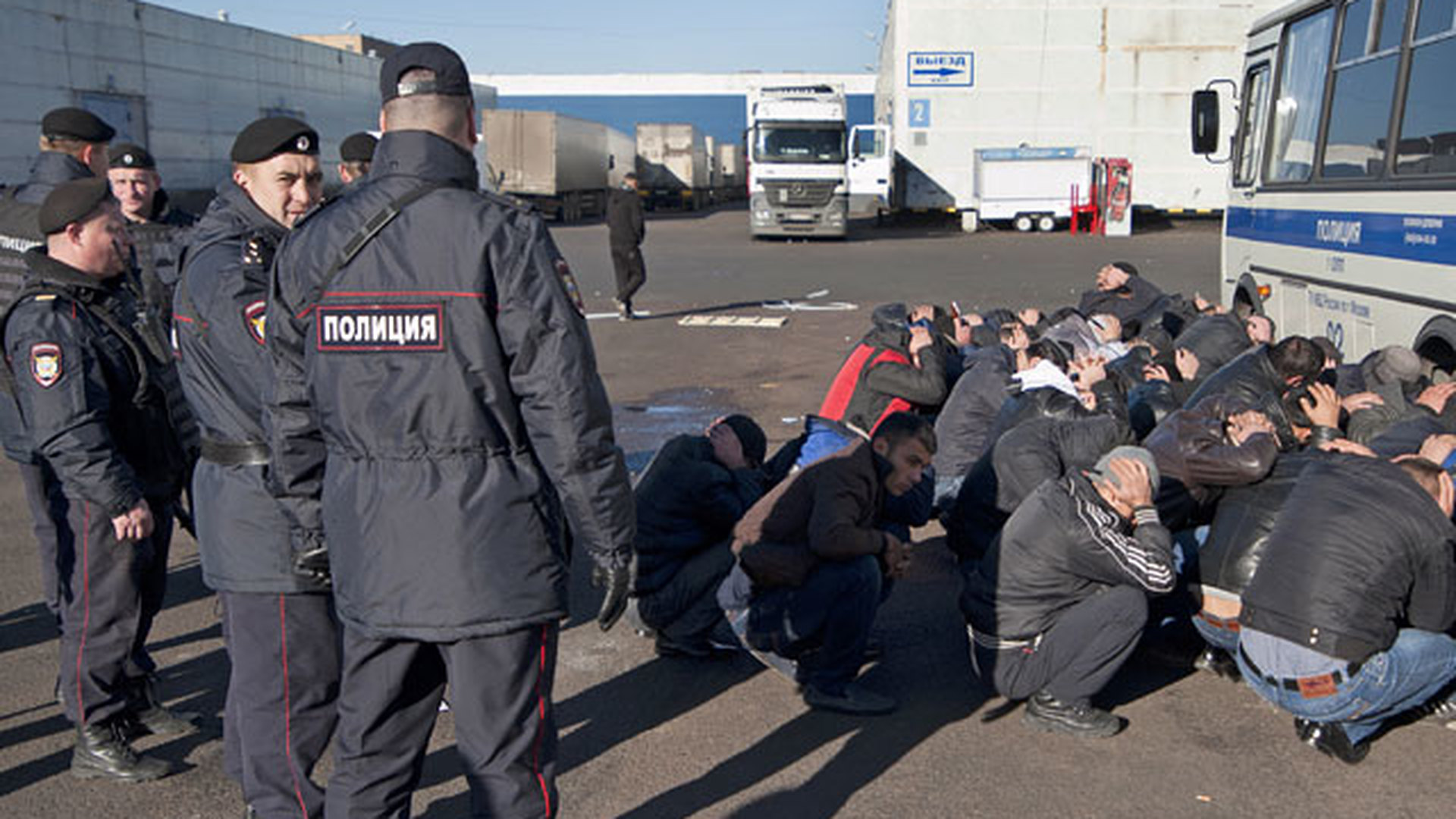 В понедельник на овощной базе