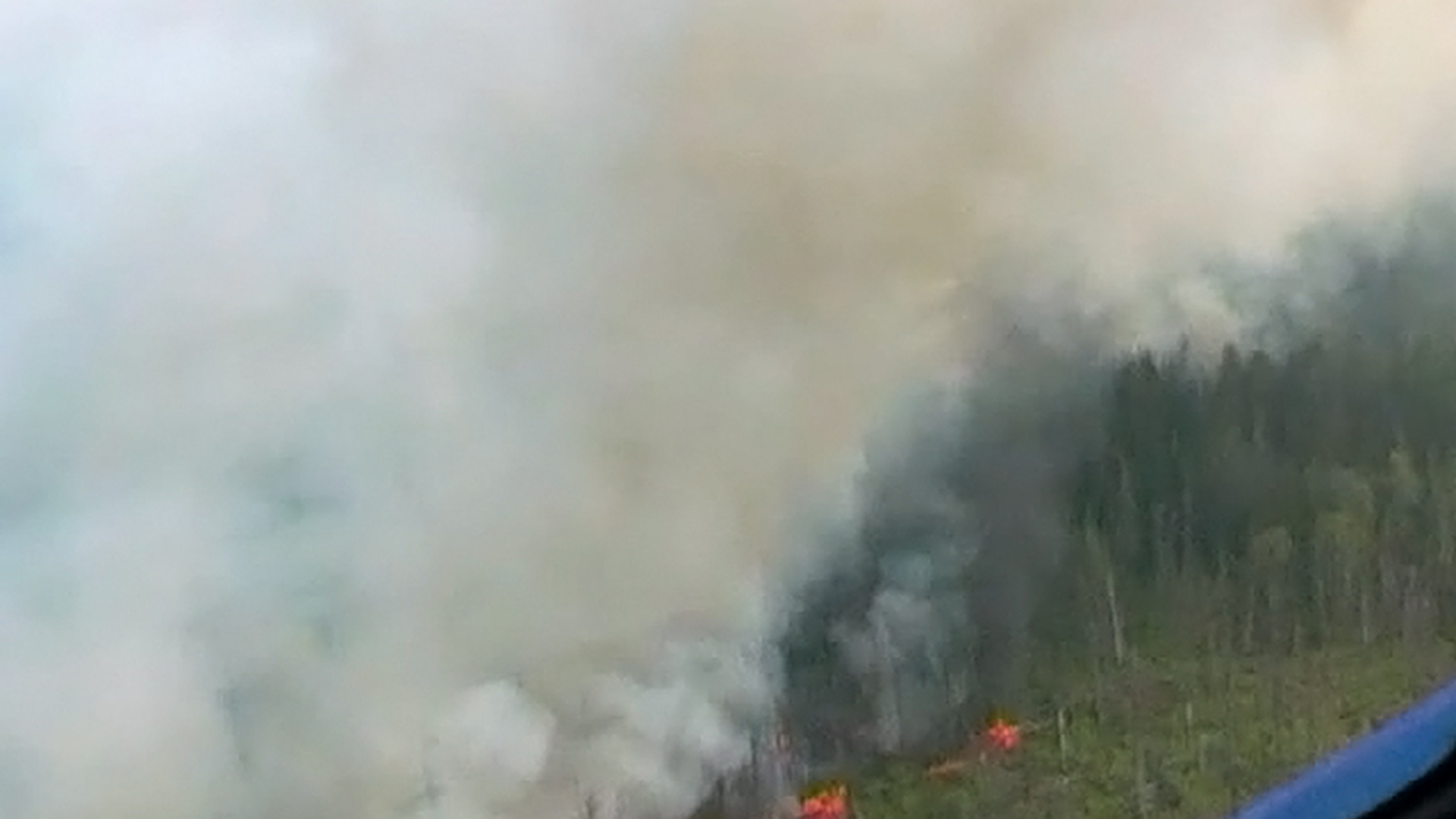 Сильный запах дыма. Лесные пожары в Хабаровском крае сильное задымление 1998. Смог от лесных пожаров. Пожары в Богашево. Задымление от лесных пожаров в Москве.
