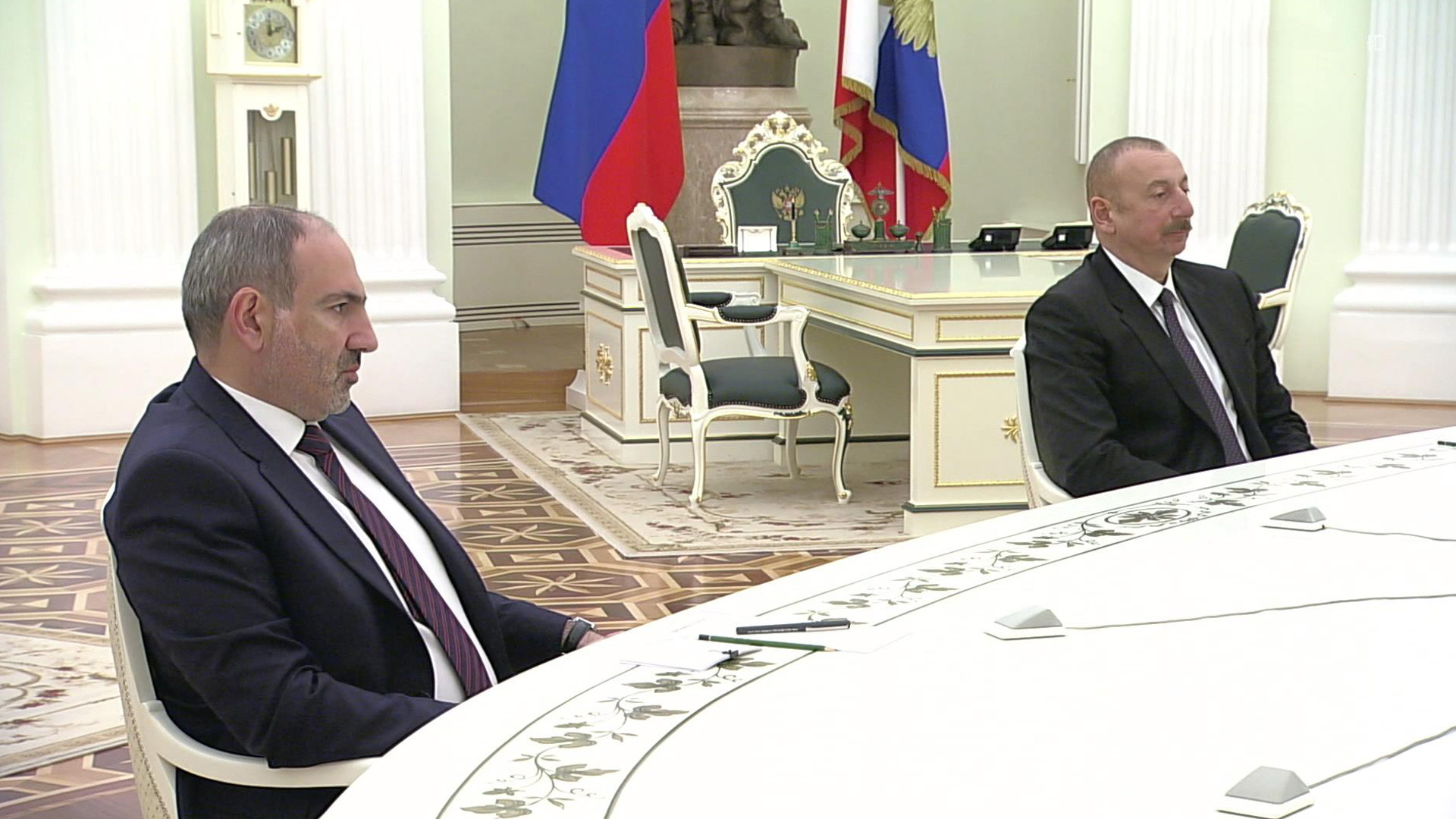 Соглашение армения и россия. Пашинян Алиев. Пашинян и Алиев встреча.