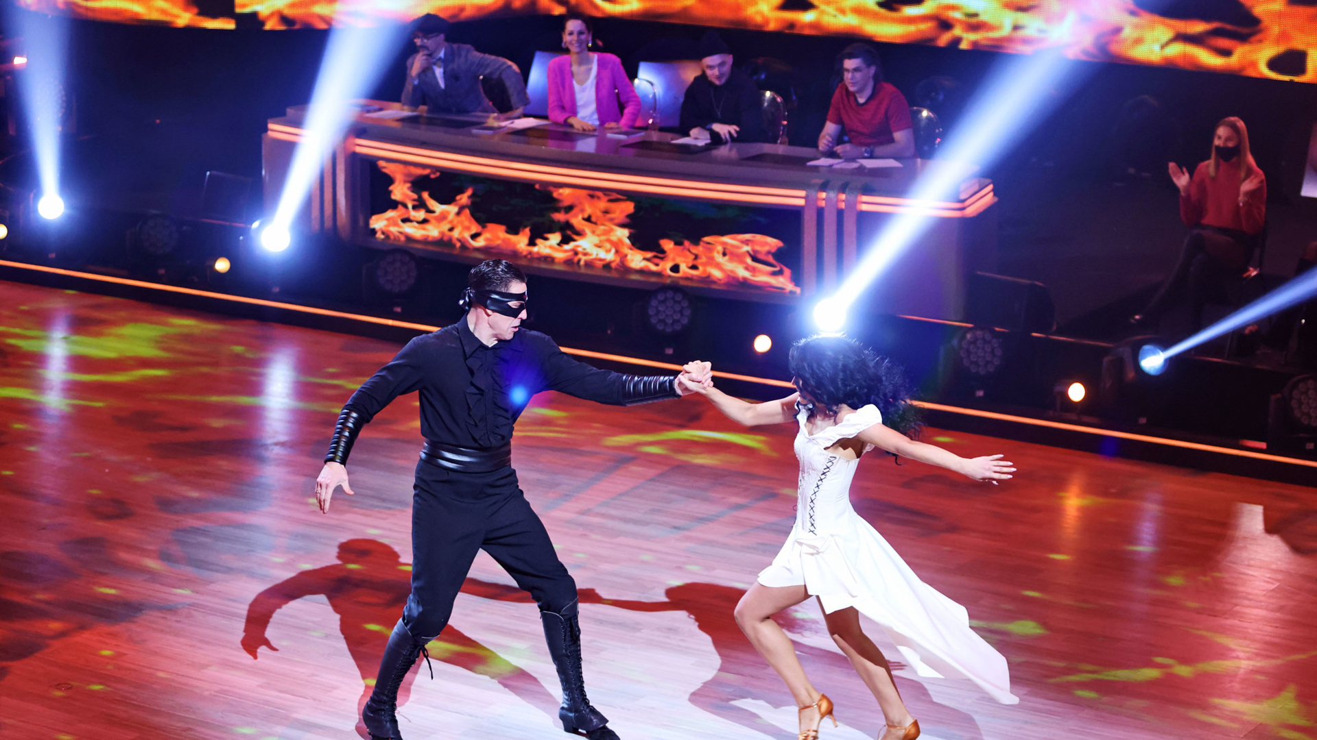 Дмитрий Лысенков танцы со звездами