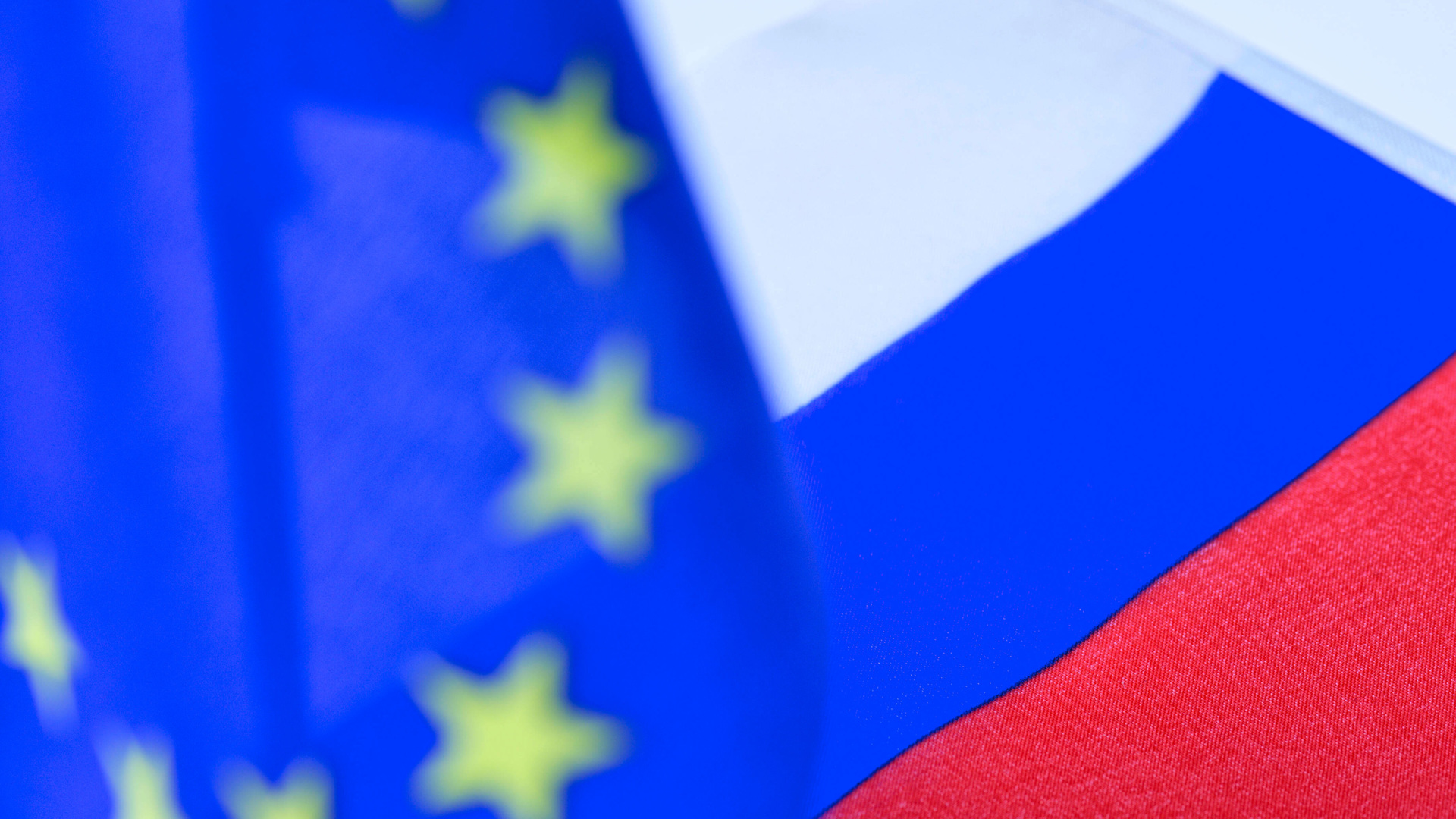 Ес ввела санкции против рф. Флаг РФ И ЕС. Евросоюз санкции. Россия и Европейский Союз. Россия в Евросоюзе.