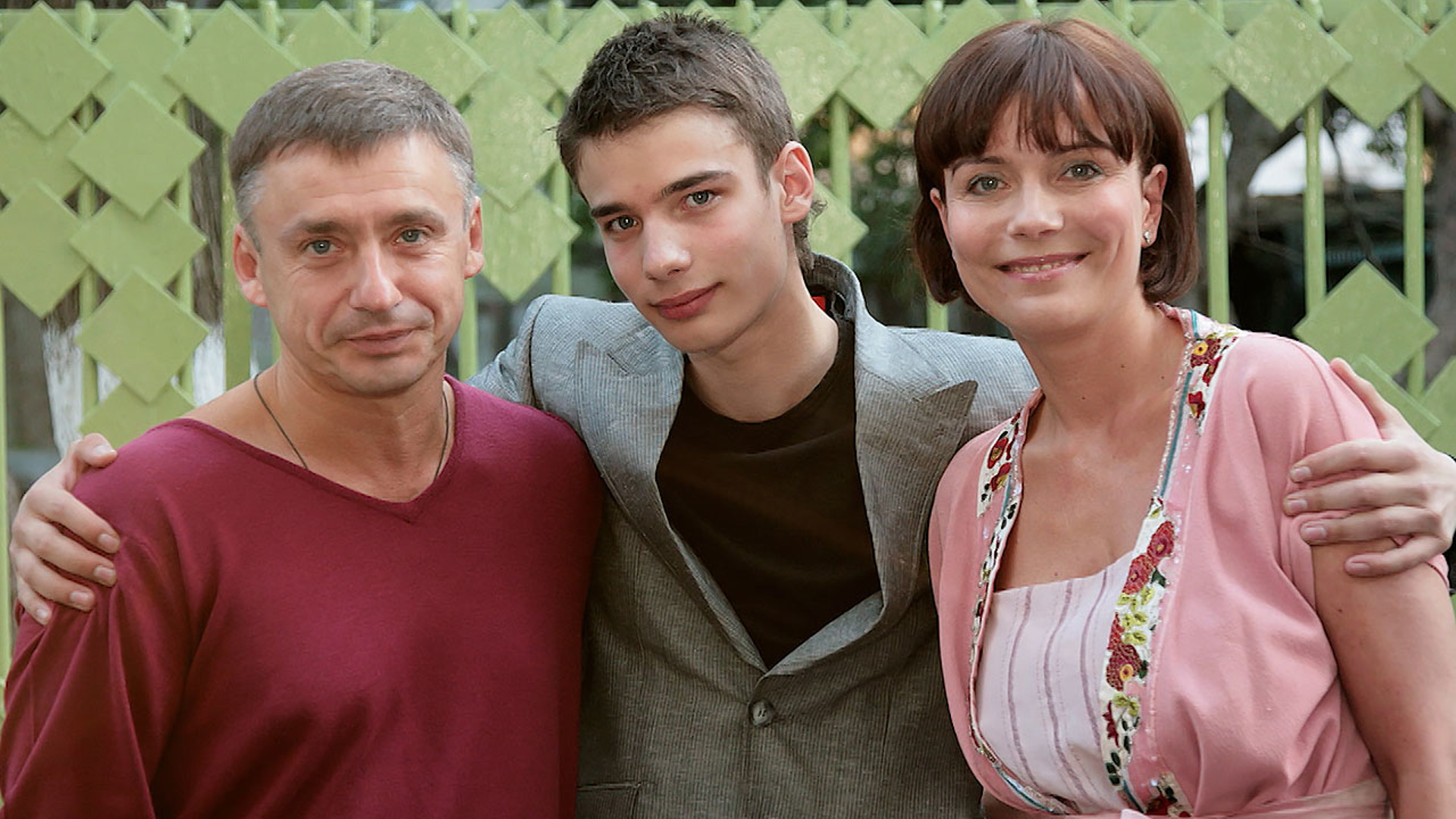 Антон Табаков и Екатерина Семенова с сыном фото