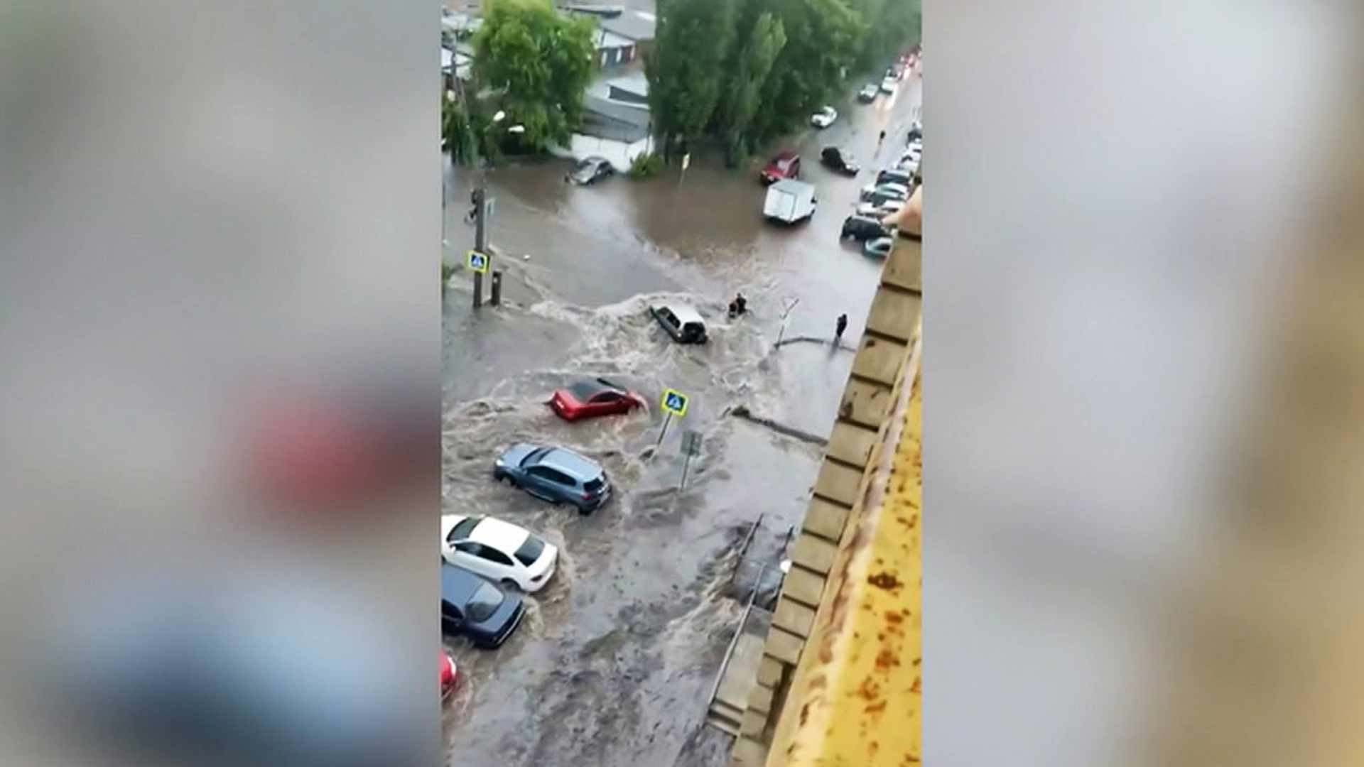 Наводнение в городе ош. Потоп в Воронеже. Воронеж затопило. Ливень в Воронеже. Воронеж наводнение вчера.