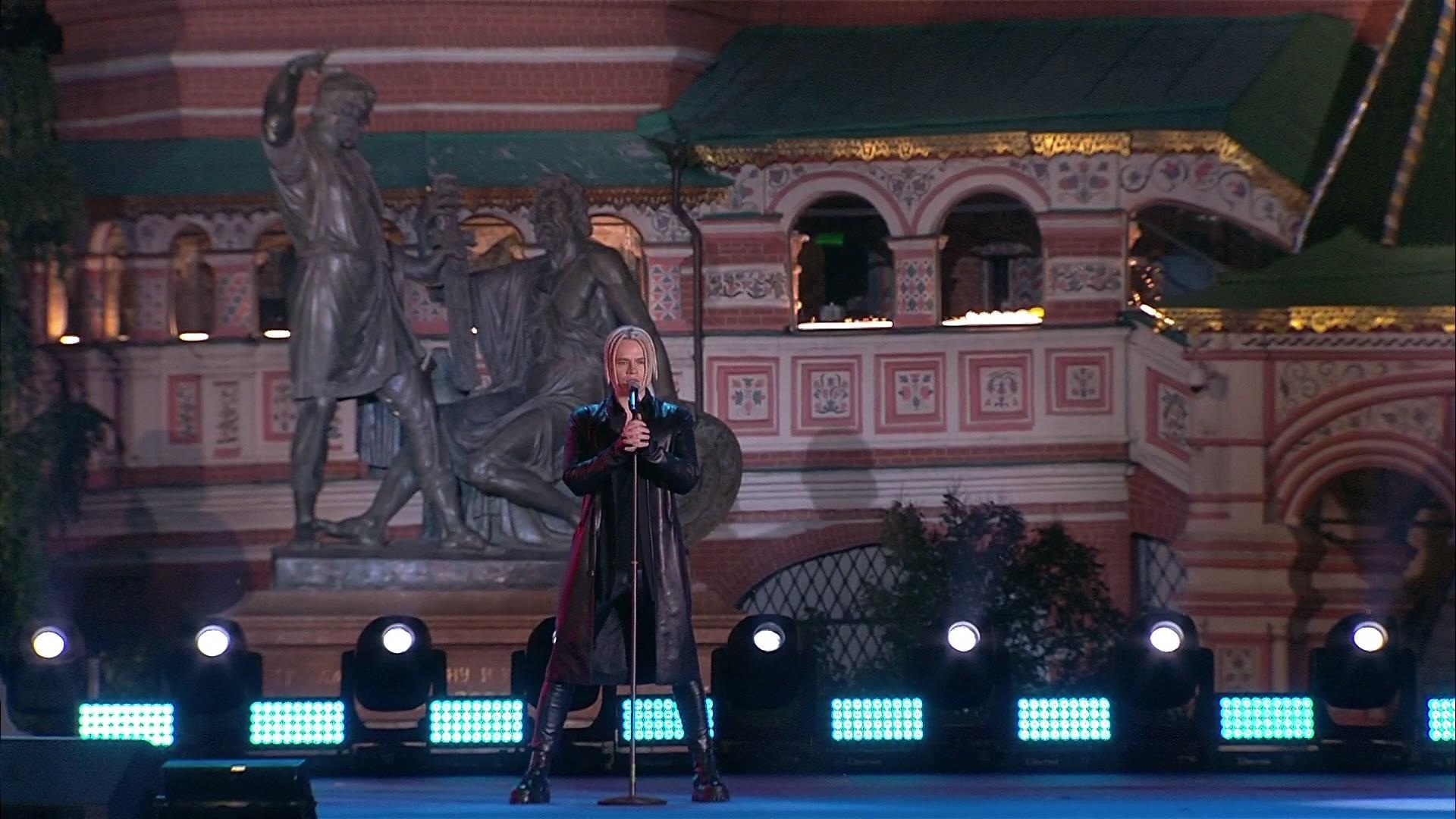 Шаман на праздничном концерте. Shaman певец на красной площади. Охлобыстин на красной площади 30 сентября. Shaman Кремлевский певец.