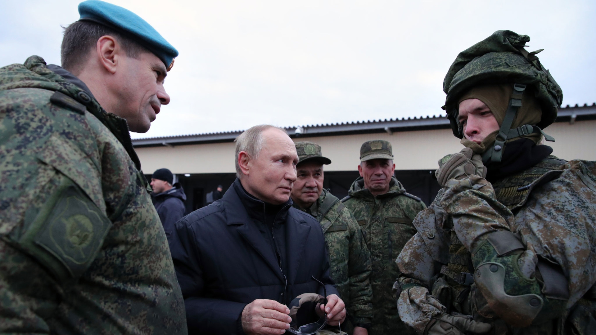 Путин с бойцами фото