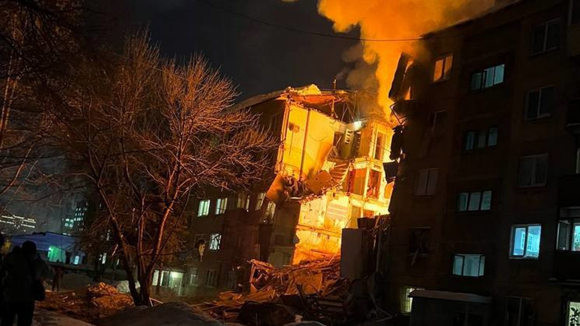 В Новосибирске взорвался газ в многоквартирном доме, есть погибшие