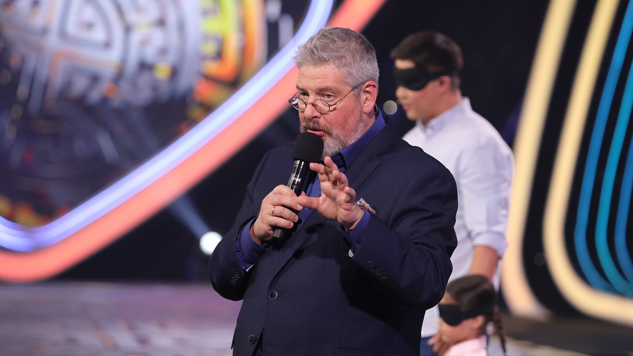 Они удивляют Россию! Премьера нового сезона шоу "Удивительные люди – 4"!