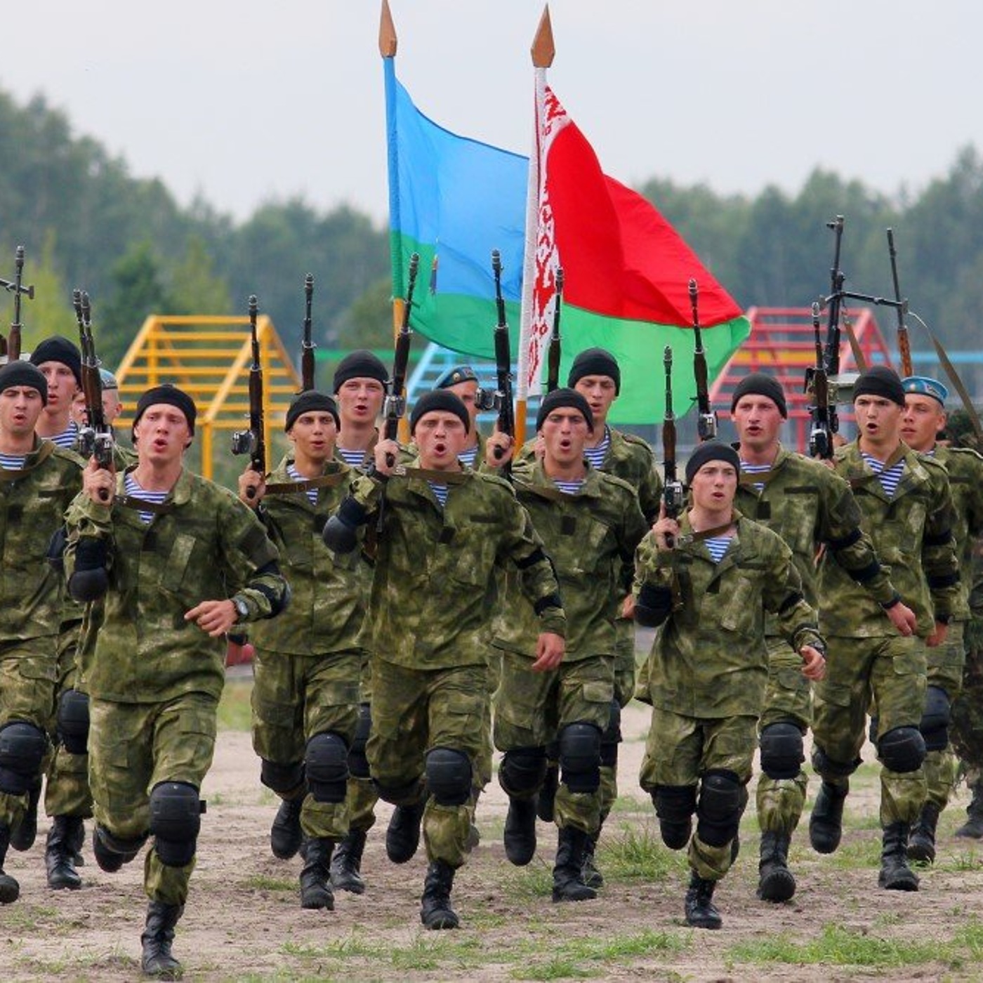 Сила беларуси. Белорусская армия. Военная мощь Белоруссии. Белорусская армия лица. Днтспре Военве костбмв.