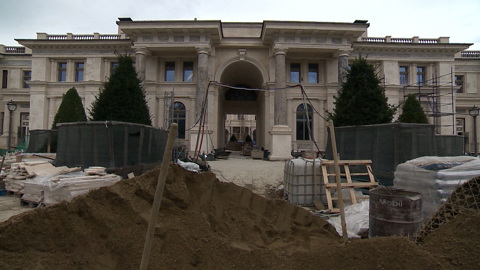 Ни кальянной с шестом, ни аквадискотеки: "Россия 1" побывала во "дворце Путина"