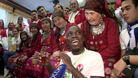 Бурановские бабушки встретили участников молодежного фестиваля