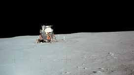 Специалисты НАСА: Луна имела плотную атмосферу, включавшую водяной пар