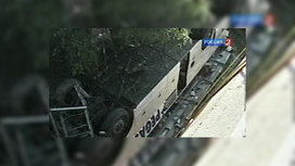 Авария произошла 25 мая около 05:00 по местному времени недалеко от Антальи. 39 российских туристов направлялись на экскурсию в город Денизли, где располагаются популярные горячие источники Памуккале