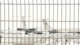 В аэропорту столкнулись Ан-124 и Як-42