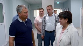 Вячеслав Володин посетил новую школу в Саратове