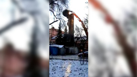 Воронежцы показали момент обрушения трубы старинного хлебозавода