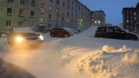 После небольшой передышки на Норильск снова обрушился снегопад
