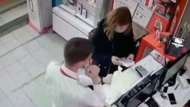В Волгоградской области девушка напала на продавца с электрошокером