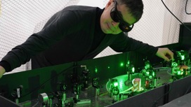 "Безумная мечта": физики впервые управляли антиматерией с помощью лазера