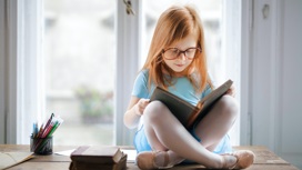 Эксперт посоветовала, как ребенку справиться с заданной на лето литературой