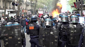СМИ: во французском Сент-Солине в ходе беспорядков пострадали 200 человек