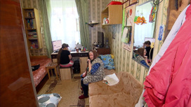 Двенадцать лет в очереди: семья ютится в комнате общежития в Щербинке