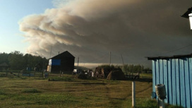 В Якутии пожарные спасают нефтебазу от огня