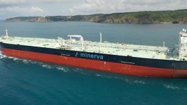 При заправке греческого танкера произошел выброс нефти