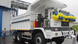 БелАЗ представил грузовик из китайских запчастей
