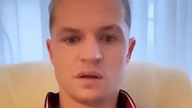 Дмитрий Тарасов показал домашнее видео с женой и сыном