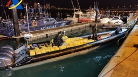Испанские таможенники перехватили лодку с пятью тоннами марихуаны