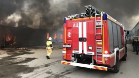 Сильный пожар вспыхнул на рынке в Кабардино-Балкарии