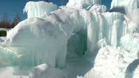 Житель Прикамья создал уникальный ледопадный городок