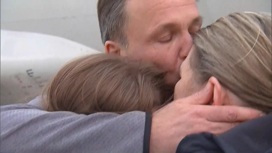 Жена Ярошенко: перелет был тяжелым, но все в порядке