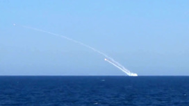 Малый ракетный корабль "Мытищи" поразил "Калибром" береговую цель