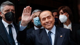 Берлускони осчастливлен тем, что случилось в его жизни в 17-й раз