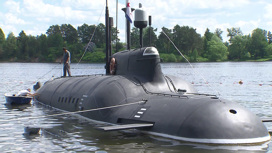 Подводники и ветераны ВМФ отметили юбилей Петра Великого регатой