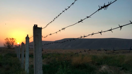 Таджикские пограничники обстреляли село Достук в Киргизии