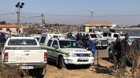 21 человек погиб за сутки при вооруженных нападениях на бары в ЮАР