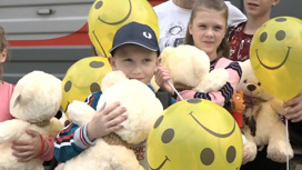 Семья из Подмосковья взяла под опеку девятерых сирот из Донбасса