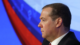 Медведев осмотрел "Армату" и боевые модули