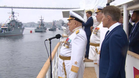 Командующий Тихоокеанским флотом поздравил моряков во Владивостоке