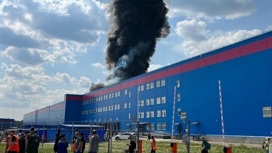 Пожар охватил склад Ozon в Истре